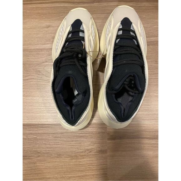 Adidas Yeezy 700 V3 Azael Black Men Size 8 Women size 9.5 FW4980 New - Picture 4 of 10